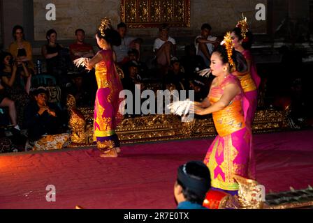 UBUD, BALI, INDONESIA – March 2023 -  traditional Balinese show in the centre of Ubud, Bali, Indonesia Stock Photo