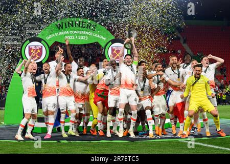 Prague, Czech Republic, June 7th 2023: Declan Rice (41, West Ham) lifts the Winners' trophy as he celebrates with team mates on the podium after the UEFA Europa Conference League final match between ACF Fiorentina and West Ham United at Eden Arena i Prague, Czech Republic.  (Vlastimil Vacek / SPP) Stock Photo