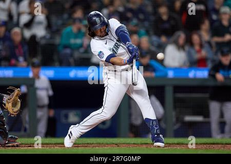 Eugenio Suarez of the Seattle Mariners at bat against the Miami