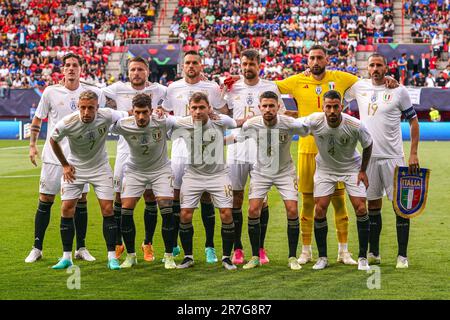 Enschede, Netherlands. 15th June, 2023. ENSCHEDE, NETHERLANDS - JUNE 15: Goalkeeper Gianluigi Donnarumma of Italy, Giovanni Di Lorenzo of Italy, Rafael Toloi of Italy, Leonardo Bonucci of Italy, Francesco Acerbi of Italy, Davide Frattesi of Italy, Jorginho of Italy, Nicolo Barella of Italy, Nicolo Zaniolo of Italy, Ciro Immobile of Italy, Leonardo Spinazzola of Italy during the UEFA Nations League 2023 semi final match between Spain and Italy at De Grolsch Veste on June 15, 2023 in Enschede, Netherlands (Photo by Andre Weening/Orange Pictures) Credit: Orange Pics BV/Alamy Live News Stock Photo