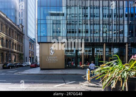 The entrance to the Grand Central Hotel in Belfast, Northern Ireland. A 5 star, 300 hundred bedroom hotel, part of the Hastings group. Stock Photo