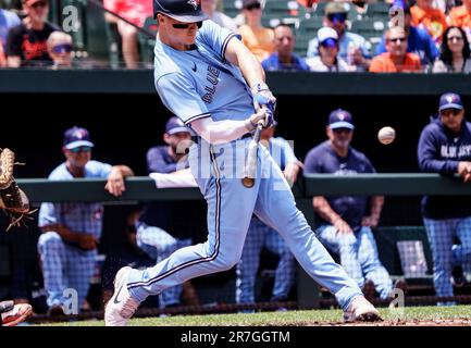 Baltimore, USA. 15th June, 2023. BALTIMORE, MD - JUNE 15: Toronto Blue Jays third baseman Matt Chapman (26) makes contact during a MLB game between the Baltimore Orioles and the Toronto Blue Jays, on June 15, 2023, at Orioles Park at Camden Yards, in Baltimore, Maryland. (Photo by Tony Quinn/SipaUSA) Credit: Sipa USA/Alamy Live News Stock Photo