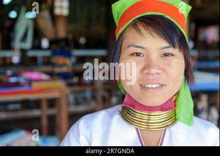 Long neck Karen ( Padaung, Kayah) woman, Inle Lake, Myanmar Burma Stock Photo