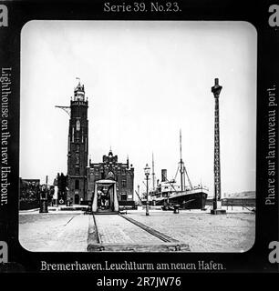 Europa, Deutschland, Bremen, Bremerhaven, Leuchtturm am neuen Hafen, Aufnahme wahrscheinlich 1900 - 1920 ? , Rechte werden nicht vertreten, Fotograf mir unbekannt .  /  Europe,  Germany, Bremen, Bremerhaven, Bremerhaven lighthouse in the new harbour, photograph probably about 1900 - 1920 ? , there are no rights, photographer unknoen to me . Stock Photo