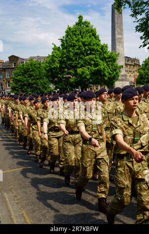 Junior soldiers from the Army Foundation College march in formation on the Freedom Parade, with the cenotaph memorial visible in the distance, Harroga Stock Photo