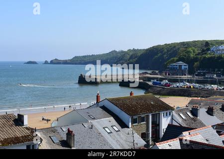 The rooftop view from Francis Road looking across to Saundersfoot beach and harbour. Stock Photo