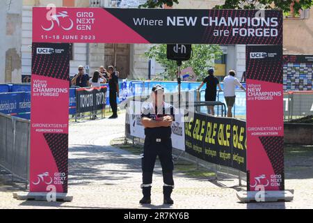 Pergine Valsugana, Italy. 16th June, 2023. 2023 Giro Next Gen - UCI U-23 European Tour Road Cycling 2023; Entrance for the cyclists Credit: Action Plus Sports/Alamy Live News Stock Photo