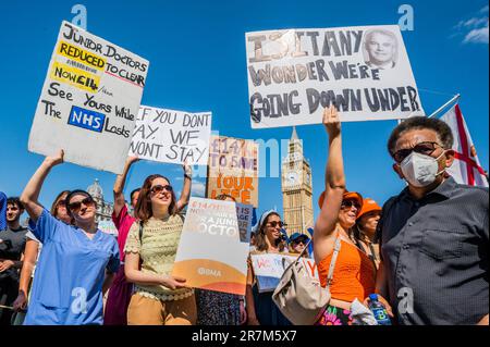 London, UK. 16th June, 2023. Junior Doctors (all doctors below the level of Consultant) march to Westminster at the end of a three day strike over pay and working conditions. The strike was organised by the BMA. Credit: Guy Bell/Alamy Live News Stock Photo