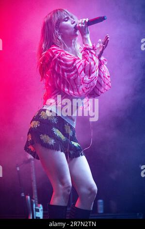 Manchester, United States. 19th June, 2022. Suki Waterhouse performs during Day 1 of the 2023 Bonnaroo Music & Arts Festival on June 15, 2023 in Manchester, Tennessee. Photo: Darren Eagles/imageSPACE Credit: Imagespace/Alamy Live News Stock Photo