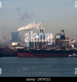 Industrie in the port of Rotterdam Stock Photo