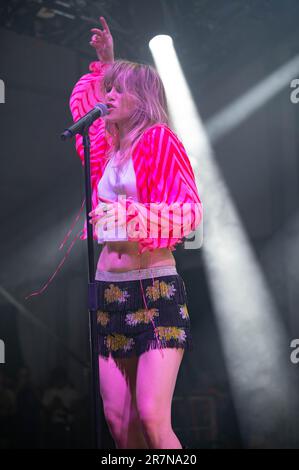 Suki Waterhouse performs during Day 1 of the 2023 Bonnaroo Music & Arts Festival on June 15, 2023 in Manchester, Tennessee. Photo: Darren Eagles/imageSPACE/MediaPunch Stock Photo