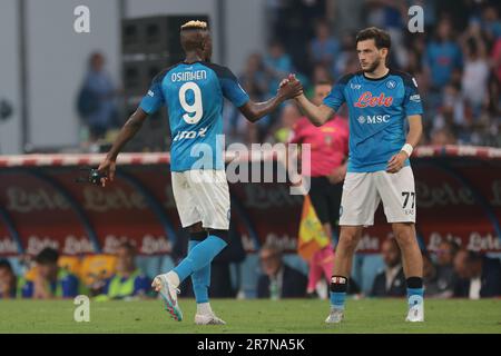 Napoli, Italy. 4th June, 2023. Victor Osimhen of SSC Napoli shakes hands with team mate Khvicha Kvaratskhelia as he is substituted during the Serie A match at San Paolo, Napoli. Picture credit should read: Jonathan Moscrop/Sportimage Credit: Sportimage Ltd/Alamy Live News Stock Photo