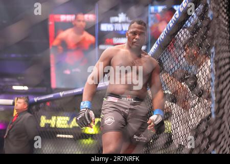 Atlanta, Georgia, USA. 16th June, 2023. Atlanta, GA - June 16: Denzel Freeman enters the cage during PFL Atlanta 5 on June 16, 2023 at the Overtime Elite Arena in Atlanta, Georgia. (Credit Image: © Aaron Litz/PX Imagens via ZUMA Press Wire) EDITORIAL USAGE ONLY! Not for Commercial USAGE! Stock Photo