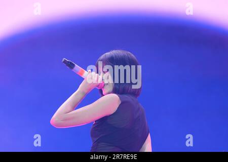 La cantante española Aitana Ocaña Morales actúa durante el concierto del  festival OMG! LaLiga Music Experience Live en Madrid Wanda Metropolitan Sta  Fotografía de stock - Alamy