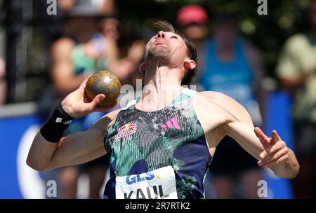 Ratingen, Germany. 17th June, 2023. Athletics, all-around meet: Niklas Kaul (USC Mainz), decathlon, shot put. Credit: Thomas Banneyer/dpa/Alamy Live News Stock Photo