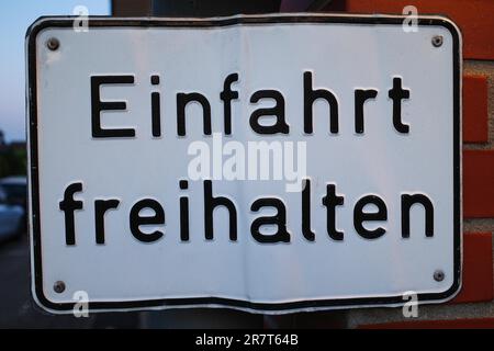 Sign with inscription Keep driveway clear, North Rhine-Westphalia, Germany Stock Photo