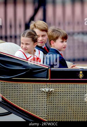 Prince George of Wales and Princess Charlotte of Wales and Prince Louis of Wales return to Buckingham Palace in London, on June 17, 2023, after attended Trooping the Colour (The Kings Birthday Parade) at the Horse Guards Parade Photo: Albert Nieboer/Netherlands OUT/Point De Vue OUT Stock Photo