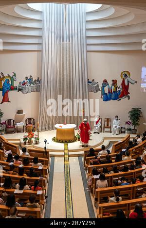 Sunday mass at Our Lady of Mount Carmel Catholic Church, Wanchai, Hong Kong, SAR, China Stock Photo