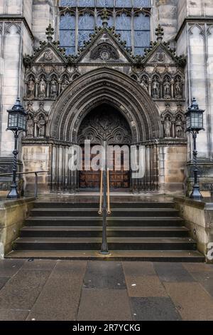 Portal to St Giles Cathedral, parish church in city of Edinburgh, Scotland, UK. The Victorian west doorway from the 19th century, designed by William Stock Photo