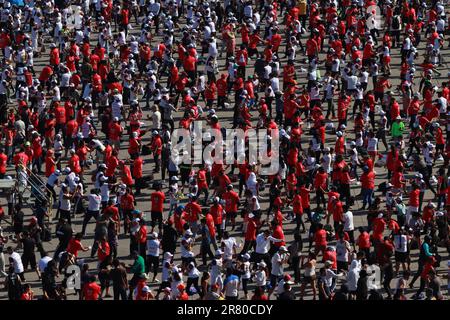 Mexico City, Mexico. 17th June, 2023. Hundred of Persons take part in the Massive Boxing Class in the Mexico City Zócalo, headed by personalities from Mexican boxing on June 17, 2023 in Mexico City, Mexico. (Photo by Carlos Santiago/ Eyepix Group/Sipa USA) Credit: Sipa USA/Alamy Live News Stock Photo