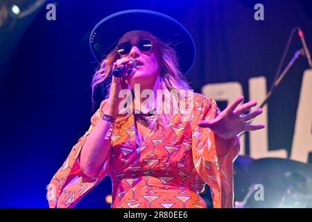 Eridge, UK. 18th June, 2023. Eridge Park, Eridge, Kent, UK on June 18 2023. Elles Bailey during the Black Deer Festival of Americana in the grounds of Eridge Park, Eridge, Kent, UK on June 18 2023. Credit: Credit: Francis Knight/Alamy Live News Stock Photo