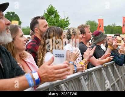 Eridge, UK. 18th June, 2023. Eridge Park, Eridge, Kent, UK on June 18 2023. Festival goers during the Black Deer Festival of Americana in the grounds of Eridge Park, Eridge, Kent, UK on June 18 2023. Credit: Francis Knight/Alamy Live News Stock Photo