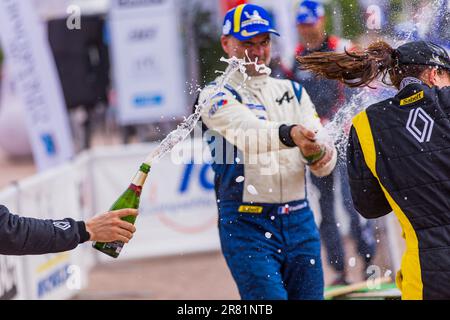 Gerardmer, France. 18th June, 2023. Bouteille de champagne during the Rallye Vosges Grand-Est 2023, 4th round of the Championnat de France des Rallyes 2023, from June 17 to 18 in Gerardmer, France - Photo Bastien Roux/DPPI Credit: DPPI Media/Alamy Live News Stock Photo