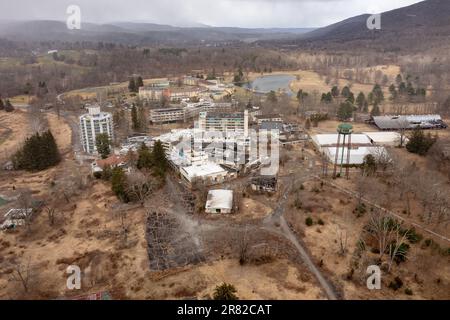 Wawarsing, New York - Mar 27, 2022: Ruins of the Nevele Grande Hotel, a high rise resort hotel located in Wawarsing, New York. Stock Photo