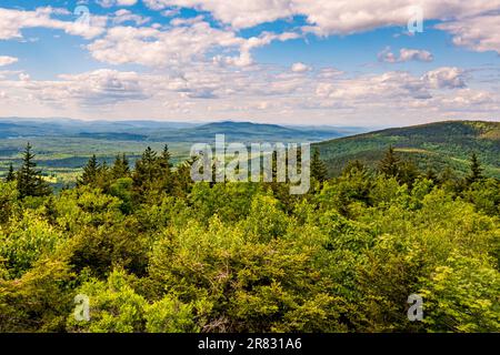 The view from the top of Pack Monadnock mountain in New Hampshire Stock Photo