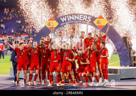 18-06-2023: Sport: Kroatie v Spanje  ROTTERDAM, NETHERLANDS - JUNE 18: players of Spain celebrating winning the Nations League with the cup during the Stock Photo