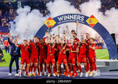 18-06-2023: Sport: Kroatie v Spanje  ROTTERDAM, NETHERLANDS - JUNE 18: players of Spain celebrating winning the Nations League with the cup during the Stock Photo