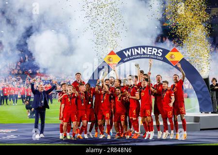 18-06-2023: Sport: Kroatie v Spanje  ROTTERDAM, NETHERLANDS - JUNE 18: players of Spain celebrating winning the Nations League with the cup during the Stock Photo