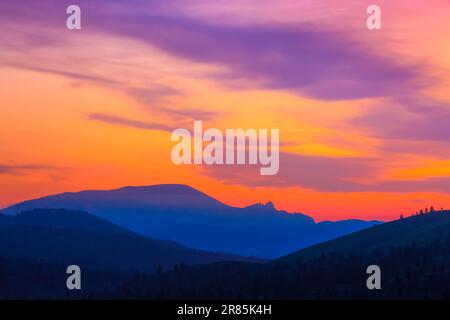 sunrise over sleeping giant mountain near helena, montana Stock Photo