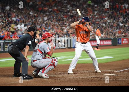 HOUSTON, TX - JUNE 17: Cincinnati Reds starting pitcher Hunter Greene (21)  delivers a pitch during the baseball game between the Cincinnati Reds and  Houston Astros at Minute Maid Park on June