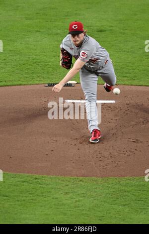 Cincinnati Reds pitcher Andrew Abbott (41) in the bottom of the first inning during the MLB interleague game between the Cincinnati Reds and the Houst Stock Photo