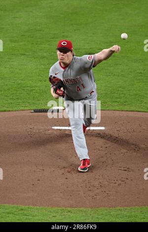 Cincinnati Reds pitcher Andrew Abbott (41) in the bottom of the first inning during the MLB interleague game between the Cincinnati Reds and the Houst Stock Photo