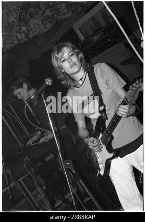 CATATONIA, VERY EARLY CONCERT, 1994: Clancy Pegg the original keyboard ...