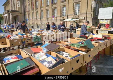 Flohmarkt, Rathaus Schöneberg, John-F.-Kennedy-Platz, Schöneberg, Tempelhof-Schöneberg, Berlin, Deutschland *** Local Caption *** , Berlin, Deutschlan Stock Photo