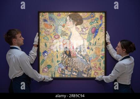 Sotheby's, London, UK. 20th June, 2023. One of the finest and most valuable works of art ever to be offered in Europe, Gustav Klimt's Dame mit Fächer (Lady with a Fan) is unveiled and will lead the Sotheby's London's season with an estimate in the region of £65 million ($80 million) on 27 June. Credit: Malcolm Park/Alamy Live News Stock Photo