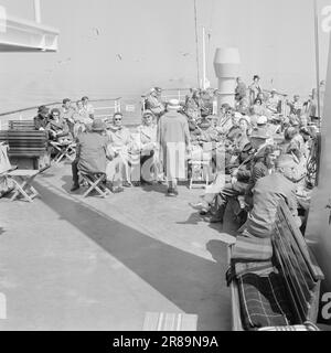 Current 24-2-1960: A ship with Whisky On a day cruise around Færder with the blessing of the customs authorities.  Photo: Ivar Aaserud / Aktuell / NTB ***PHOTO NOT IMAGE PROCESSED*** Stock Photo