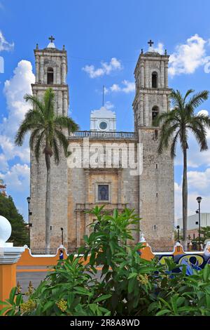 San Servacio Church or Valladolid Cathedral in Valladolid, Yucatan, Yucatan Peninsular, Mexico. Stock Photo