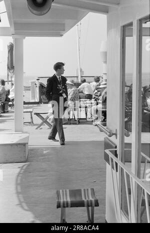 Current 24-2-1960: A ship with Whisky On a day cruise around Færder with the blessing of the customs authorities.  Photo: Ivar Aaserud / Aktuell / NTB ***PHOTO NOT IMAGE PROCESSED*** Stock Photo