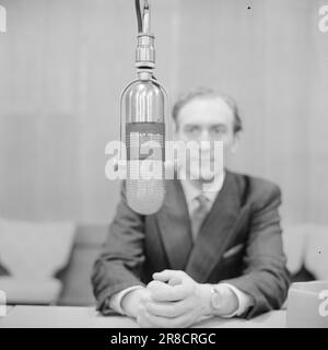 Actual 19-1-1960: Go mother, everyone This is Norwegian National Broadcasting - before we've got our shoes on.  Photo: Aage Storløkken / Claus Peter Fischer / Aktuell / NTB ***PHOTO NOT IMAGE PROCESSED*** Stock Photo
