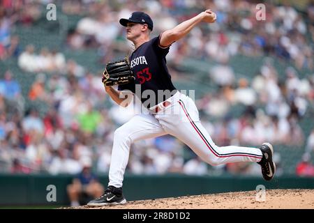 Minnesota Twins relief pitcher Brent Headrick throws against the ...