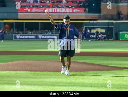 HOUSTON, TX - JUNE 19: (left to right) Houston Astros manager Dusty Baker Jr.  (12) speaks to University of Houston head basketball coach Kelvin Sampson  during the MLB game between the New