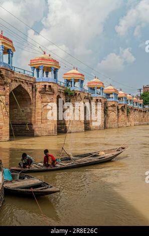 03-oct-2005 Shahi Bridge or Munim Khan's Bridge or Akbari Bridge Afghan architecture on Gomti River Jaunpur Uttar Pradesh INDIA Stock Photo