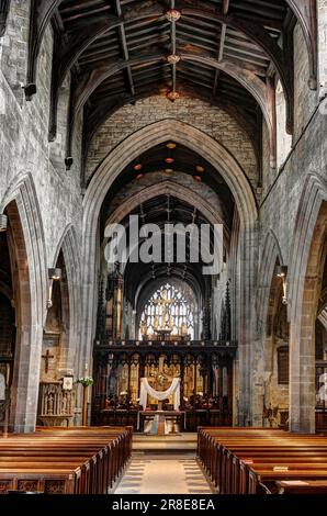 Looking east down the nave to the rood screen, chancel, altar and east window, St Nicholas Cathedral, Newcastle-upon-Tyne Stock Photo