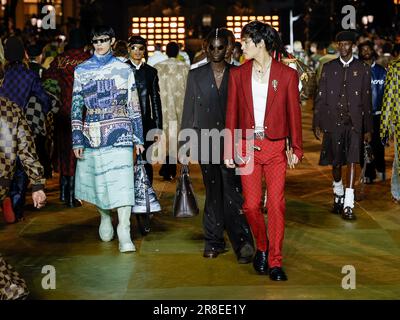 Paris, Frankreich. 20th June, 2023. LOUIS VUITTON Spring Summer 2024 Runway  during Paris Fashion Week on June 2023 - Milan; Italy 20/06/2023 Credit:  dpa/Alamy Live News Stock Photo - Alamy