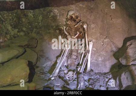 Cementerio de Chullpas / Cueva de las Momias: Cave with mummies near Coqueza, a village at the edge of the famous salt flats Salar de Uyuni in Bolivia Stock Photo