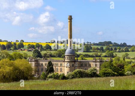 Chipping Norton, Oxfordshire, UK, May 25th, 2023. Late 19th century factory having an unusual domed based chimney. The Mill finally closed in 1980. Stock Photo